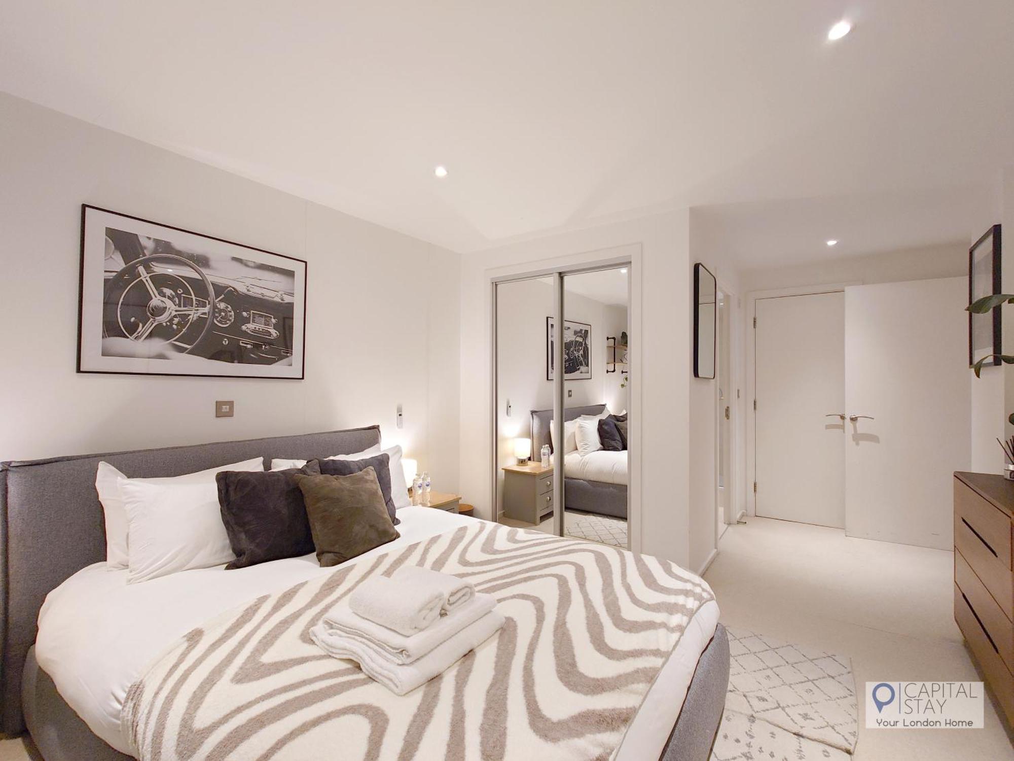 Deluxe Two Bed Apartment With River & City View Лондон Экстерьер фото