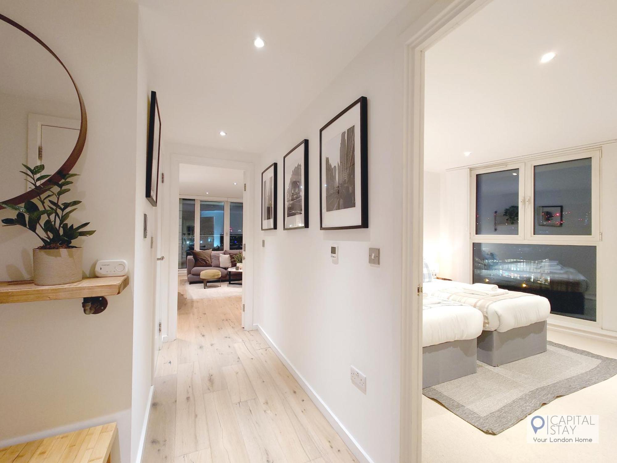 Deluxe Two Bed Apartment With River & City View Лондон Экстерьер фото