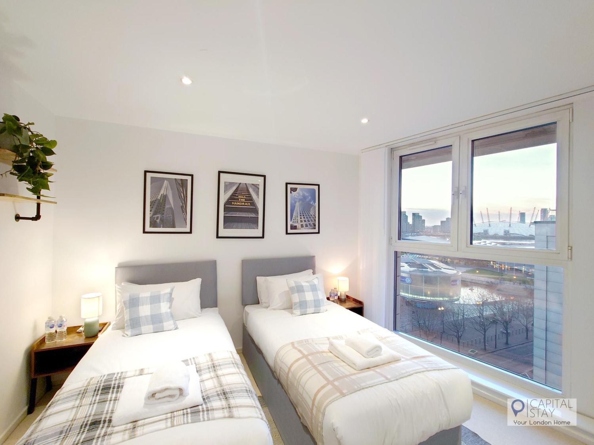 Deluxe Two Bed Apartment With River & City View Лондон Экстерьер фото