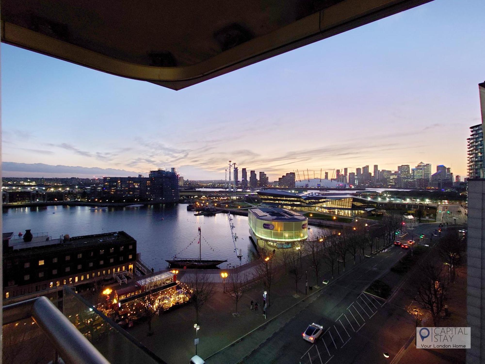 Deluxe Two Bed Apartment With River & City View Лондон Экстерьер фото